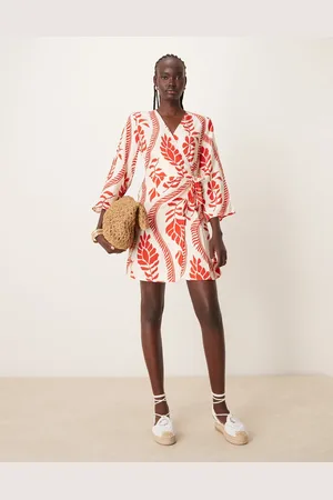 JDY Wrap kimono dress in floral print-White