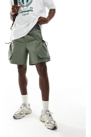 ADPT. Technical cargo shorts in green