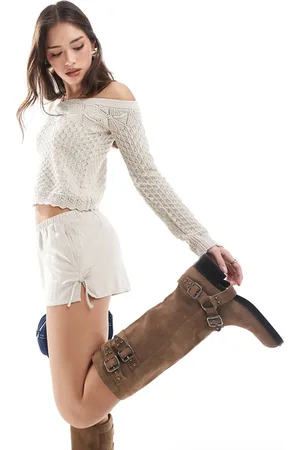 Hollister Pull on tie waist linen look flippy shorts in -Neutral