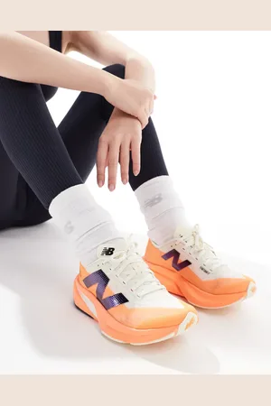 New Balance Fuelcell Rebel V4 running trainers in