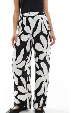 VERO MODA High waist wide leg plisse pants in monochrome floral print-Black