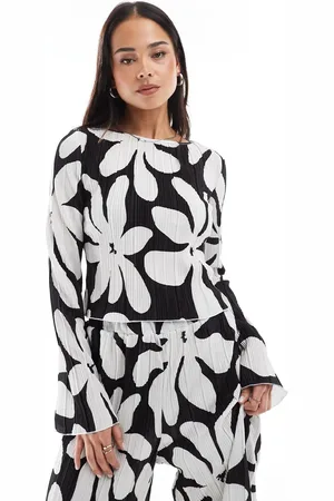 VERO MODA Long sleeve boat neck plisse top in monochrome floral print (part of a set)-Black