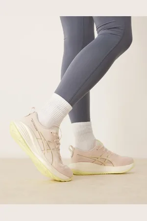 Asics Gel-Cumulus 27 running trainers in mineral beige and huddle yellow-White