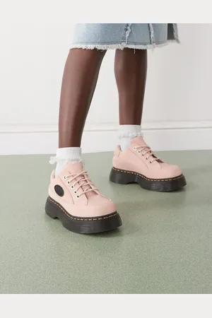 Dr. Martens Buzz 5 eye shoes in