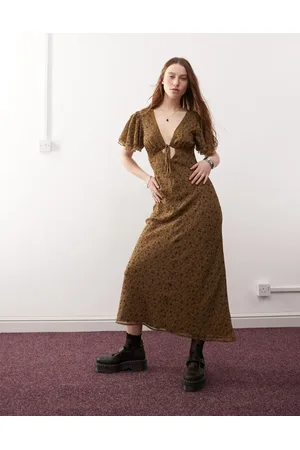 Reclaimed Maxi tea dress with keyhole and lace in floral -Multi