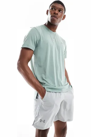 Under Armour Launch 7 inch shorts in