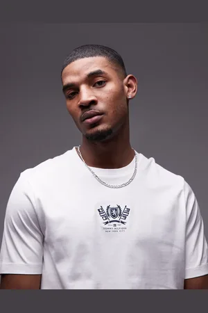 Tommy Hilfiger Embroidered crest logo t-shirt in