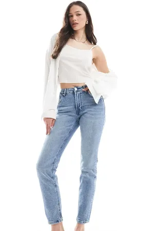 Stradivarius Tall D10 mom slim jeans in medium wash-Blue