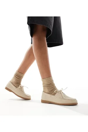 London Rebel Lace up boat shoes in taupe-White