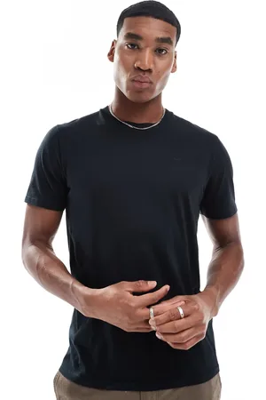 Hollister Icon motif detail fitted t-shirt in