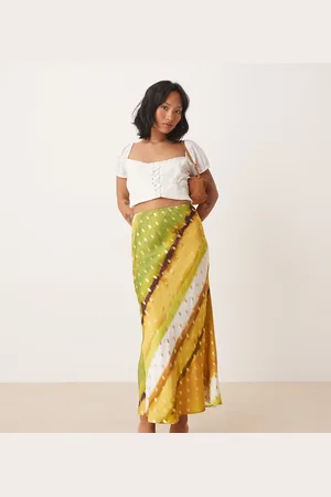 Never Fully Dressed Petite Dorris satin gold fleck maxi skirt in green print-Multi