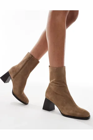 Stradivarius Heeled leather ankle boots in suede-Brown
