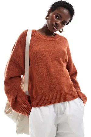 Monki Round neck relaxed knitted sweater in red