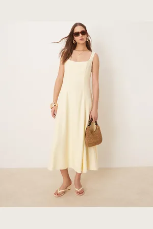 Forever New Linen contrast stitch midaxi dress in lemon-Yellow