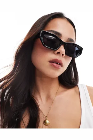 VERO MODA Angular cat eye sunglasses in black