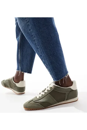 Stradivarius Sneakers in -Green
