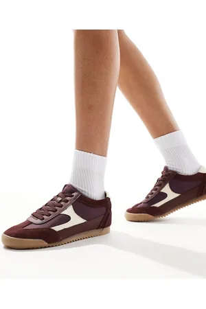 Stradivarius Sneakers in -Red