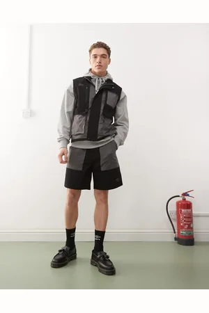 Umbro Belted shorts in and grey