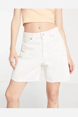 Monki Denim shorts in ecru-White