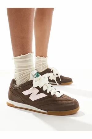 New Balance RC42 sneakers in and pink with gumsole - exclusive to ASOS