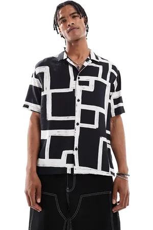 Bershka Geometric patterned shirt in