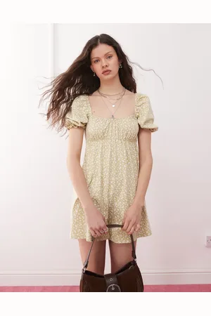Miss Selfridge Shirred puff sleeve playsuit in -Multi