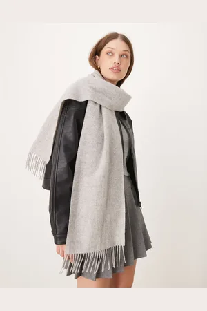 Barbour Lambswool woven scarf in light grey