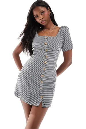 Daisy Street Mini milkmaid dress with button down front in -Black