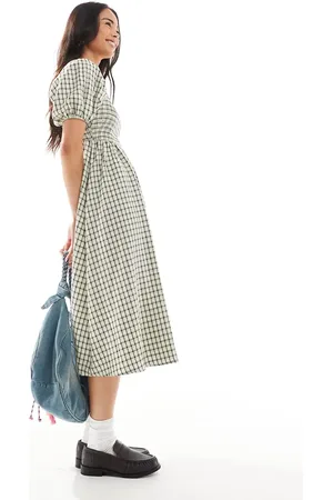 Daisy Street Shirred top puff sleeve midi dress in