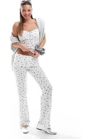 Cotton On Cotton On Sleep Recovery roll-waist lounge pants in lilac ditsy (part of a set)-White