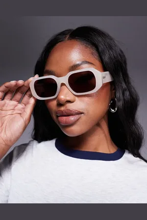 Quay Australia Quay Hyped Up angular rectangle sunglasses in -White