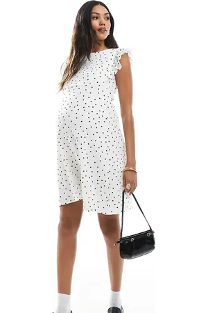Mama;licious Mamalicious Maternity ruffle detail jersey knee dress in white spot print