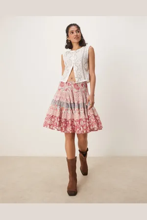 Free People Floral print tiered knee length boho skirt in pink