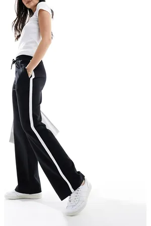 New Look Side stripe trackies in black