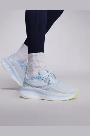 Saucony Ride 18 neutral cushioning trainers in ice melt and dream-Blue