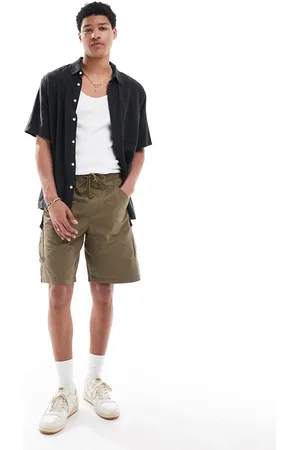 Pull&Bear Cargo shorts in khaki