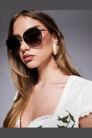 Quay Australia Quay Main Character oversized round metal sunglasses in and gold