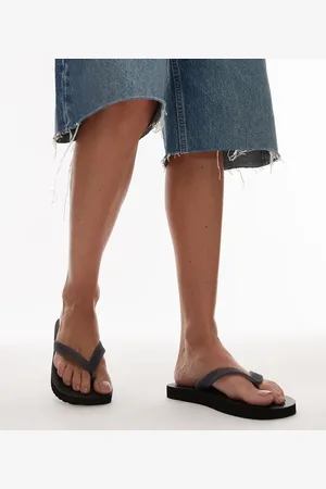 Tommy Hilfiger Logo thongs in black