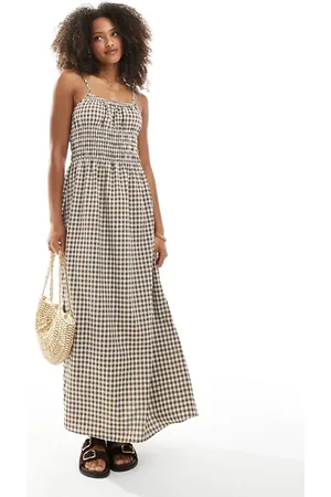 Daisy Street Shirred contrast maxi dress in brown gingham