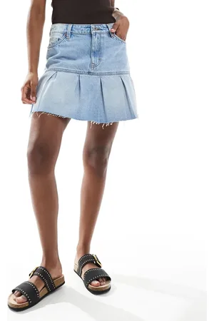 Monki Pleated denim mini skirt in wash