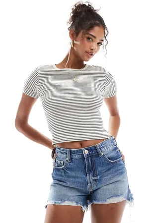 Stradivarius Ripped denim shorts in dark wash