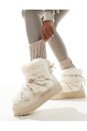 South Beach Faux fur lace up ankle boots in -White