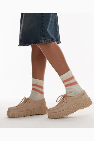 Clarks Torhill Bee shoes in suede-Neutral