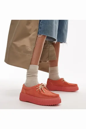 Clarks Torhill Bee shoes in coral suede