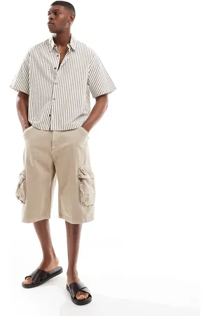 Bershka Baggy cargo shorts in ecru