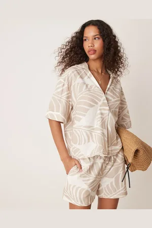 VILA Boxy polo detail top in oversized tonal leaf print (part of a set)-Neutral
