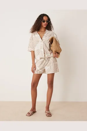 VILA High waist shorts in oversized tonal leaf print (part of a set)-Neutral