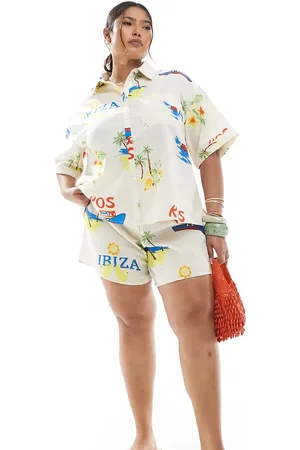 Pieces® PIECES Curve high waist shorts in cream based conversational print (Part of a set)-Yellow