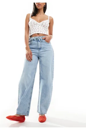 ASOS Barrel leg jeans in pale wash with belt-Blue