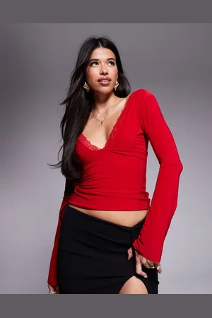 Fashionkilla Double-sculpted slinky v-neck lace detail top in red